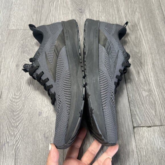 Size 9 - Brooks Revel Black Ebony Running Shoe Men SAMPLE main image 7